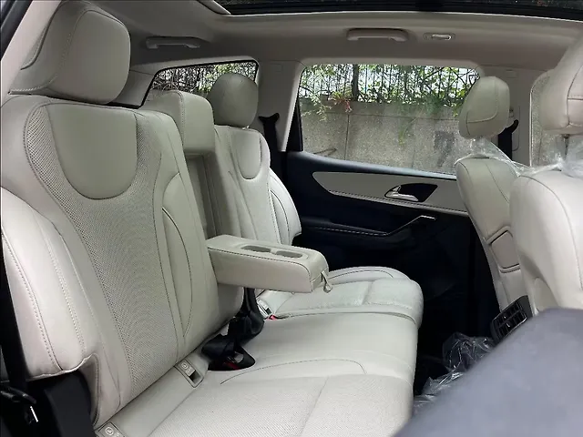 Used Mahindra XUV700 AX7 Luxury Pack Diesel AT 7 STR in Delhi