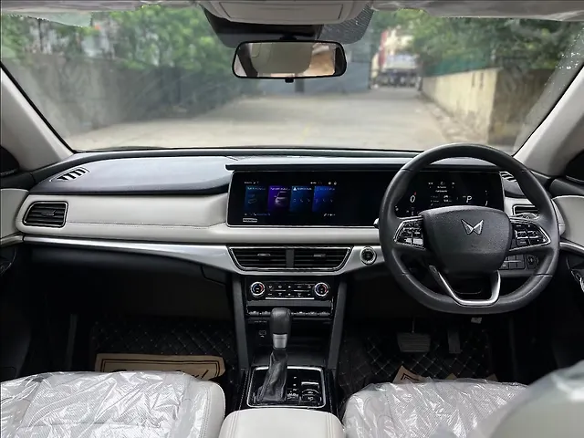 Used Mahindra XUV700 AX7 Luxury Pack Diesel AT 7 STR in Delhi