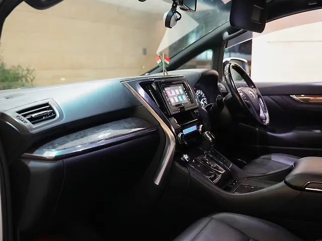 Used Toyota Vellfire [2020-2023] Hybrid in Mumbai