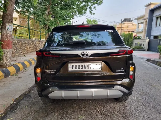 Used Toyota Urban Cruiser Hyryder V AT NeoDrive [2022-2023] in Jalandhar