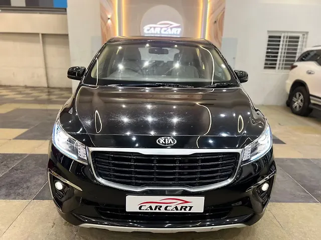 Used 2020 Kia Carnival in Hyderabad