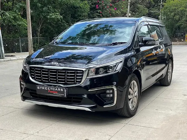 Used 2021 Kia Carnival in Bangalore
