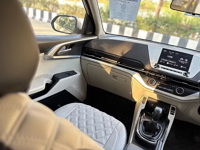 Used 2023 Kia Carens in Thane