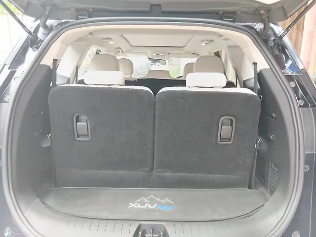 Used Mahindra XUV700 AX 7 Diesel AT AWD Luxury Pack 7 STR [2021] in Thane
