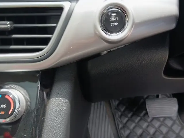 Used Mahindra XUV700 AX 7 Diesel AT AWD Luxury Pack 7 STR [2021] in Thane