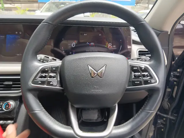 Used Mahindra XUV700 AX 7 Diesel AT AWD Luxury Pack 7 STR [2021] in Thane