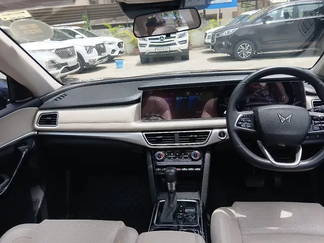Used Mahindra XUV700 AX 7 Diesel AT AWD Luxury Pack 7 STR [2021] in Thane