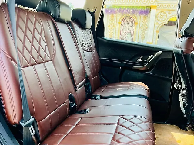 Used Mahindra XUV500 [2015-2018] W10 in Surat