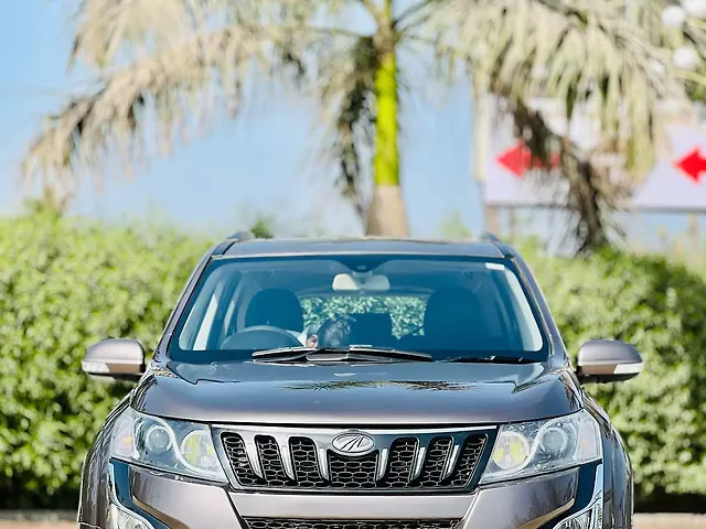 Used Mahindra XUV500 [2015-2018] W10 in Surat