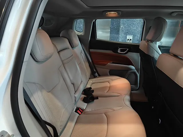Used Jeep Compass Limited (O) 2.0 Diesel in Ahmedabad