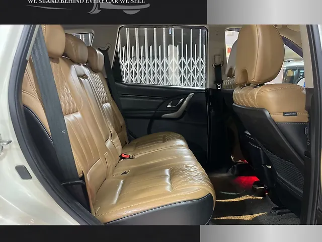 Used Mahindra XUV500 W11 in Jaipur