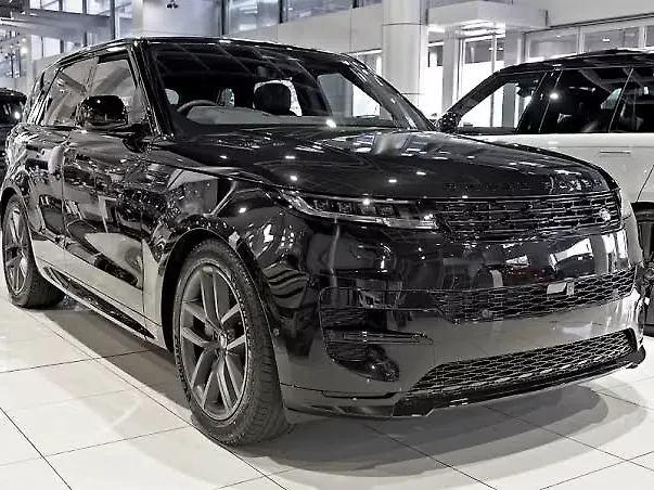 Used 2025 Land Rover Range Rover Sport in Delhi