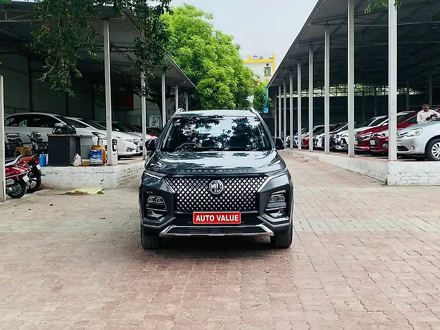 Used 2024 MG Hector Plus in Lucknow
