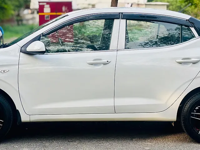 Used Hyundai Aura E 1.2 Petrol in Delhi