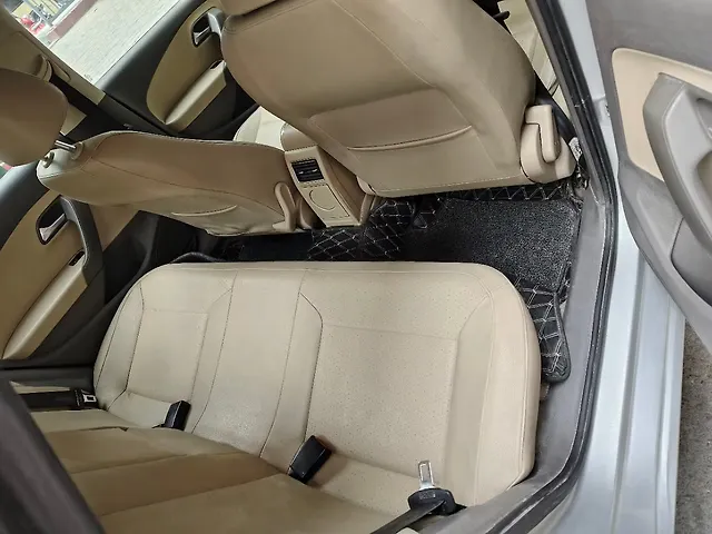 Used Volkswagen Vento [2015-2019] Highline Plus 1.2 (P) AT 16 Alloy in Delhi