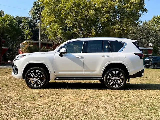 Used Lexus LX 500d with Ash Open Pore Sumi Black Trim in Delhi