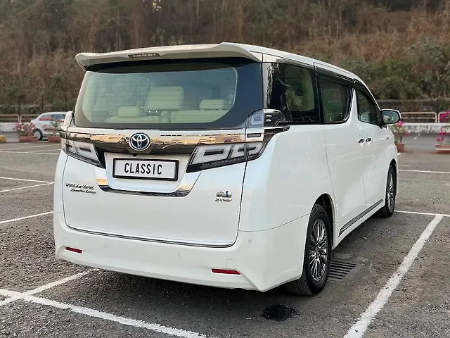 Used Toyota Vellfire VIP – Executive Lounge in Mumbai