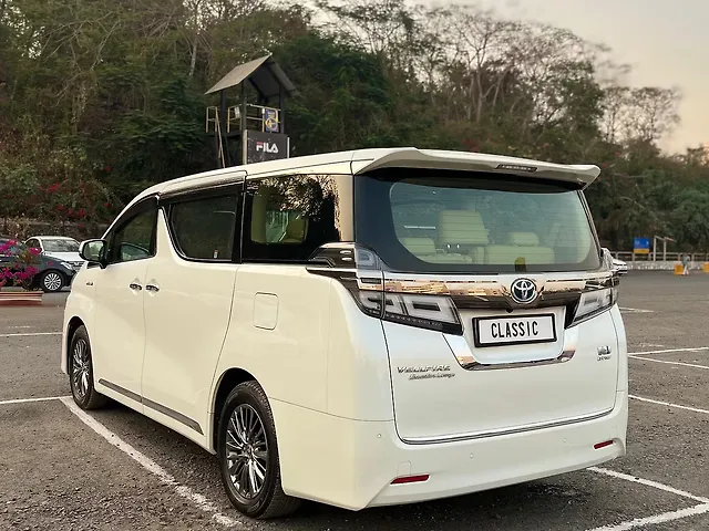Used Toyota Vellfire VIP – Executive Lounge in Mumbai