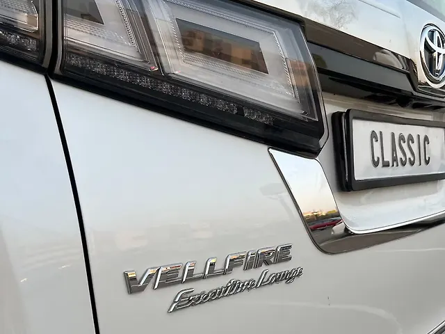 Used Toyota Vellfire VIP – Executive Lounge in Mumbai