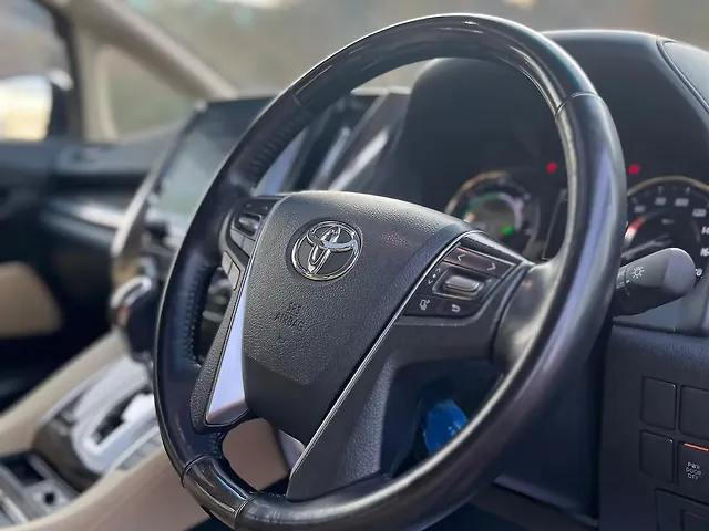 Used Toyota Vellfire VIP – Executive Lounge in Mumbai