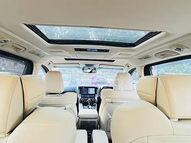 Used Toyota Vellfire VIP – Executive Lounge in Mumbai