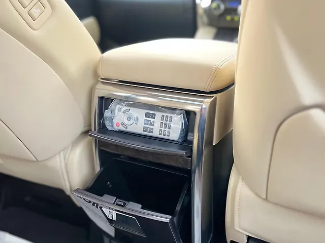 Used Toyota Vellfire VIP – Executive Lounge in Mumbai