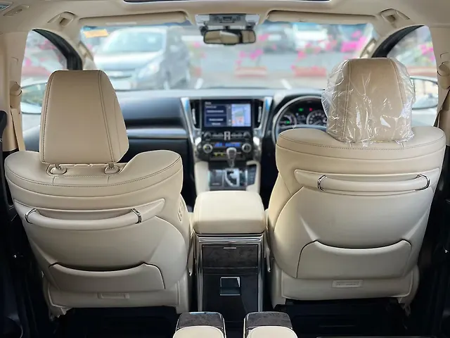 Used Toyota Vellfire VIP – Executive Lounge in Mumbai