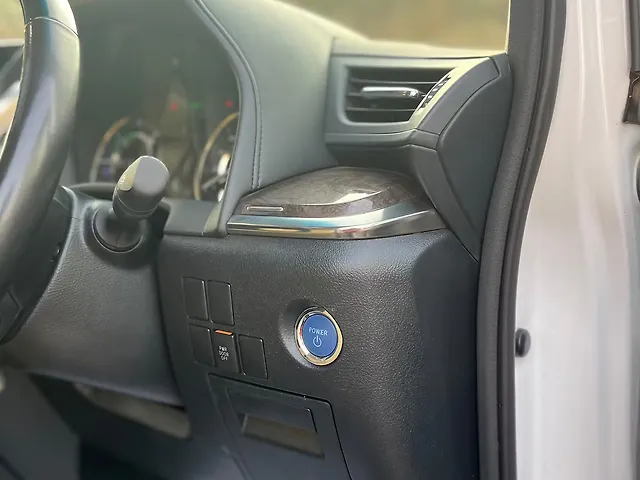 Used Toyota Vellfire VIP – Executive Lounge in Mumbai