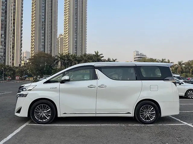 Used Toyota Vellfire VIP – Executive Lounge in Mumbai