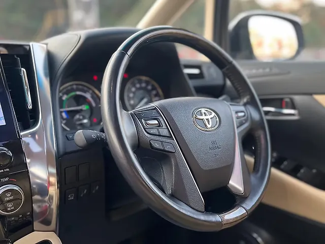 Used Toyota Vellfire VIP – Executive Lounge in Mumbai