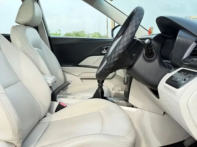 Used Mahindra XUV300 [2019-2024] 1.5 W8 (O) [2019-2020] in Surat