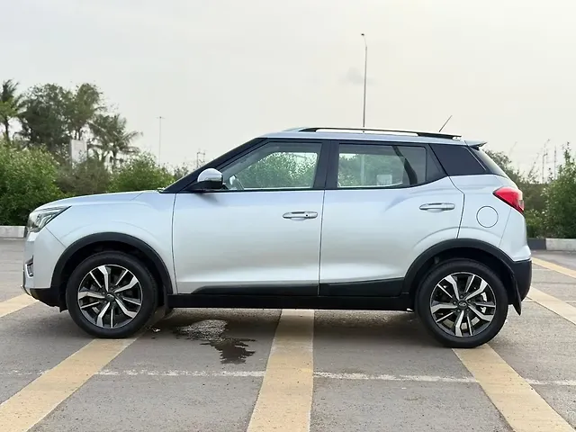 Used Mahindra XUV300 [2019-2024] 1.5 W8 (O) [2019-2020] in Surat