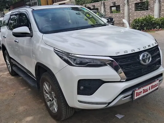Used Toyota Fortuner 4X4 MT 2.8 Diesel in Lucknow