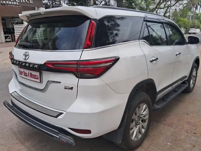 Used Toyota Fortuner 4X4 MT 2.8 Diesel in Lucknow