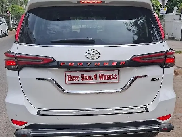 Used Toyota Fortuner 4X4 MT 2.8 Diesel in Lucknow