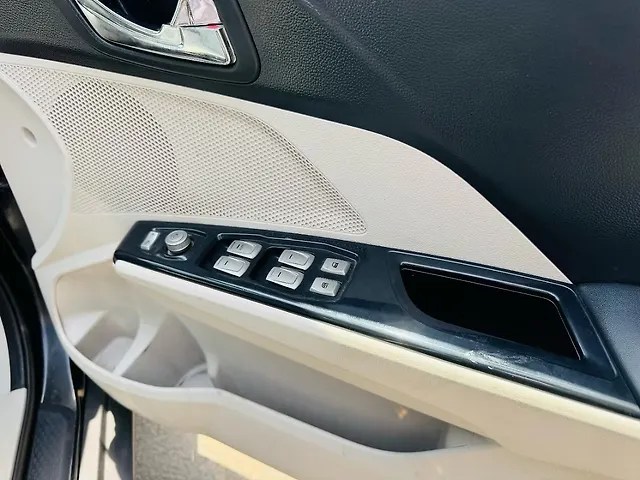 Used Mahindra XUV300 [2019-2024] W8 (O) 1.5 Diesel [2020] in Chandigarh
