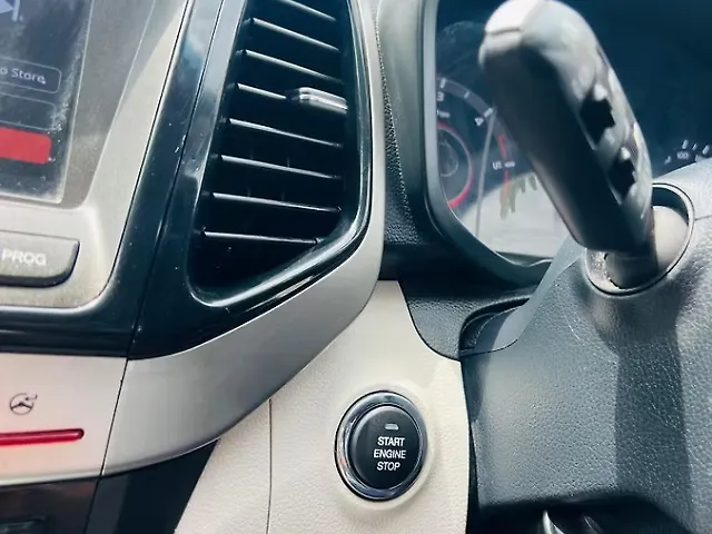 Used Mahindra XUV300 [2019-2024] W8 (O) 1.5 Diesel [2020] in Chandigarh