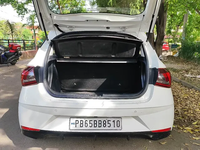 Used Hyundai i20 [2020-2023] Sportz 1.2 MT [2020-2023] in Chandigarh