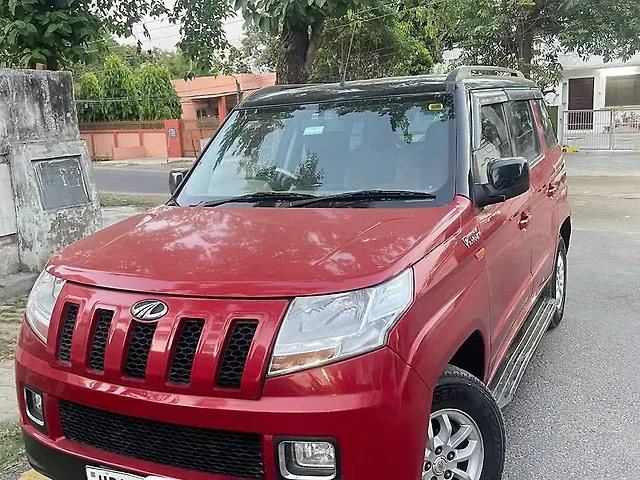 Used Mahindra TUV300 [2015-2019] T8 in Lucknow