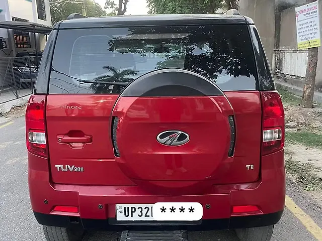 Used Mahindra TUV300 [2015-2019] T8 in Lucknow