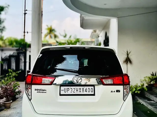 Used Toyota Innova Crysta [2016-2020] 2.4 V Diesel in Lucknow