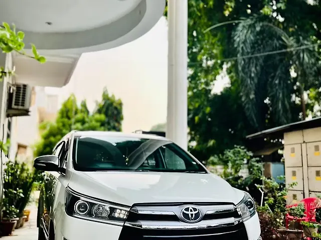 Used Toyota Innova Crysta [2016-2020] 2.4 V Diesel in Lucknow