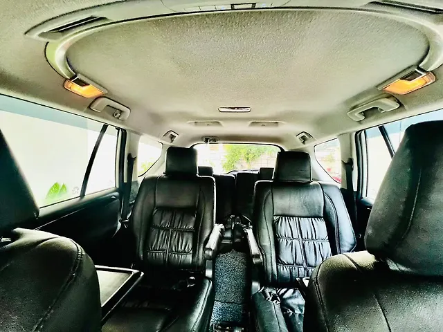Used Toyota Innova Crysta [2016-2020] 2.4 V Diesel in Lucknow