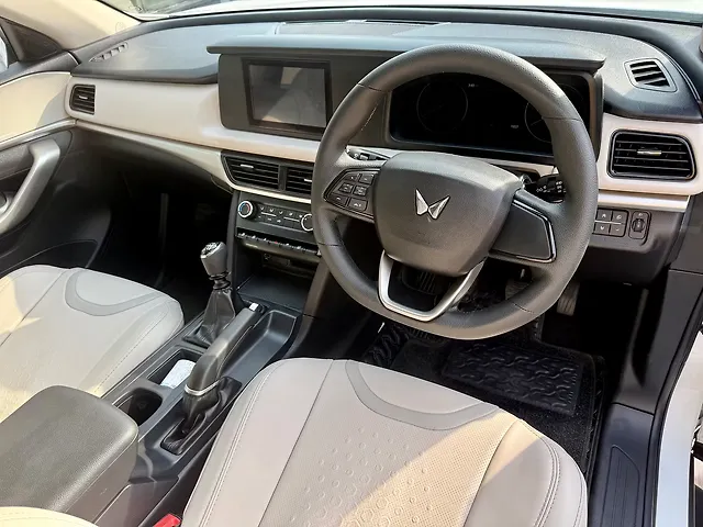 Used Mahindra XUV700 MX Diesel MT 5 STR [2021] in Delhi