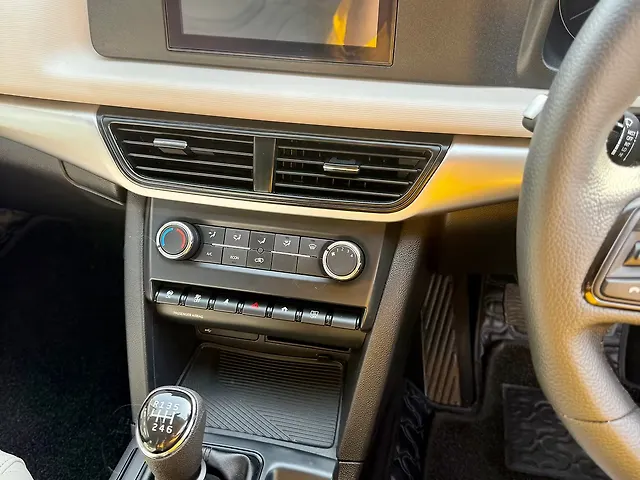 Used Mahindra XUV700 MX Diesel MT 5 STR [2021] in Delhi