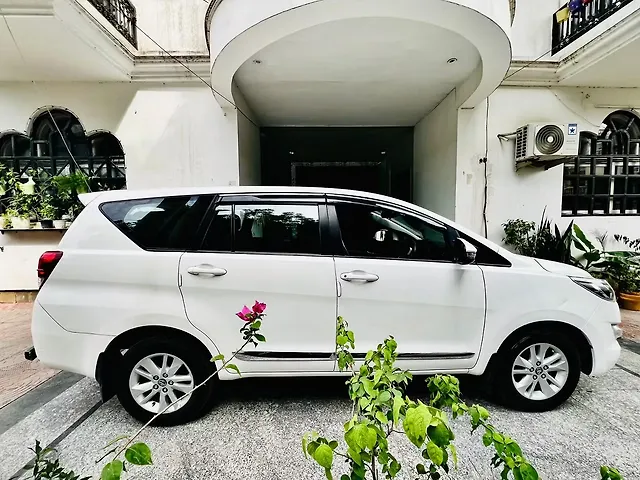 Used Toyota Innova Crysta [2016-2020] 2.4 G Plus 8 STR [2019-2020] in Lucknow