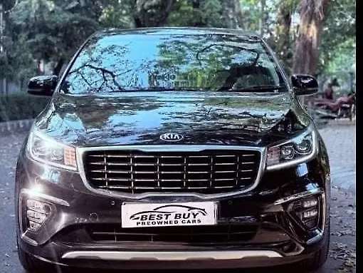 Used 2020 Kia Carnival in Kolkata