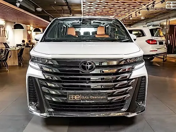 Used 2025 Toyota Vellfire in Delhi