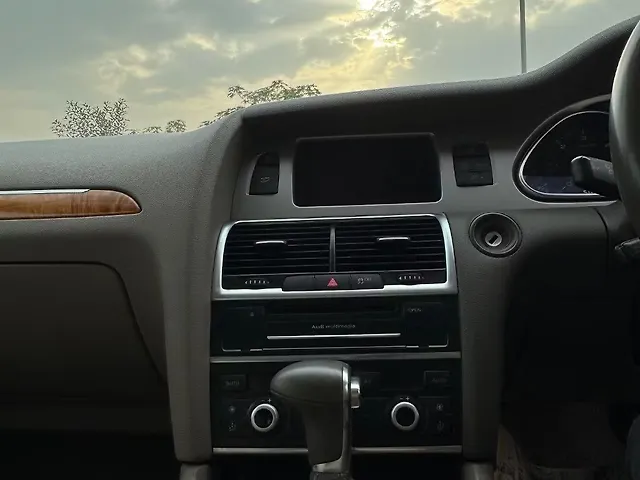 Used Audi Q7 [2010 - 2015] 35 TDI Technology Pack + Sunroof in Kanpur