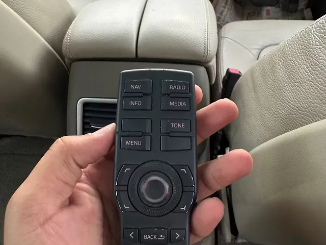 Used Audi Q7 [2010 - 2015] 35 TDI Technology Pack + Sunroof in Kanpur